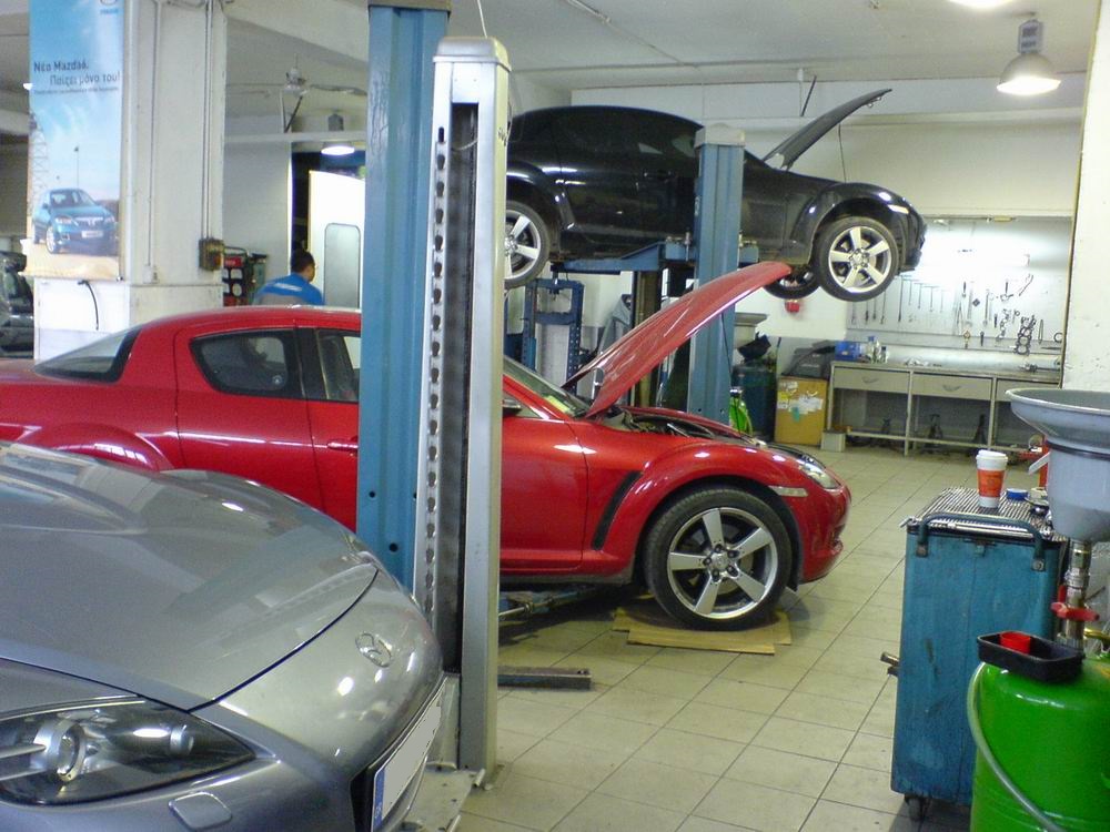 MAZDA Chronis Service Inside